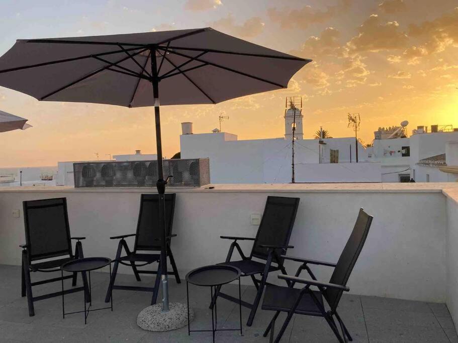 Ideal Estudio Para Parejas Conil De La Frontera Luaran gambar